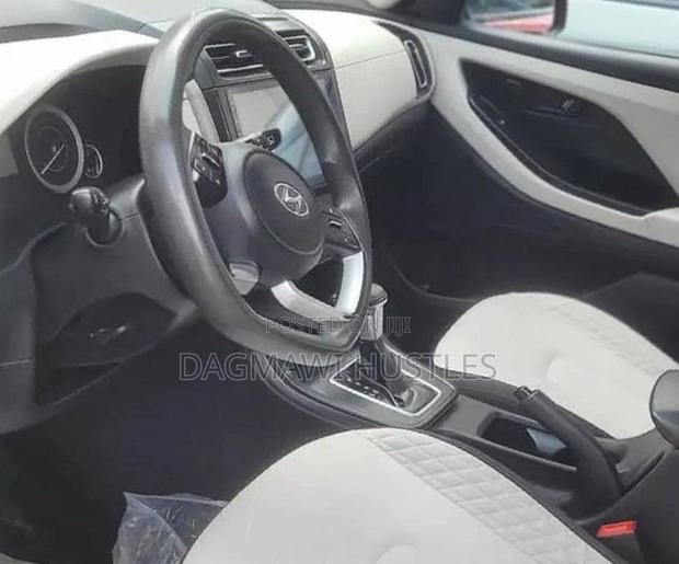 Hyundai Creta 2022 Red