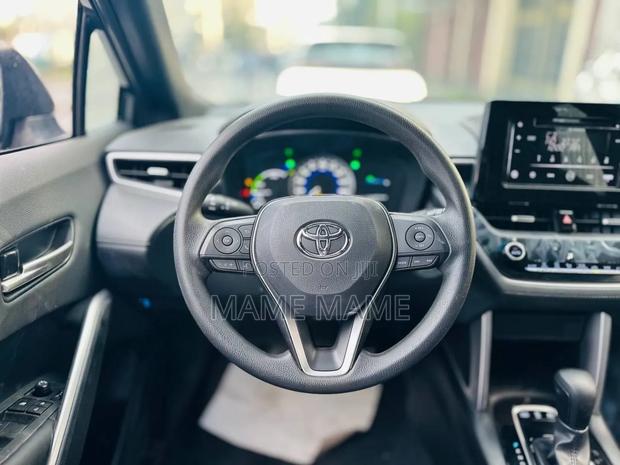 New Toyota Corolla Cross 2024 Gray