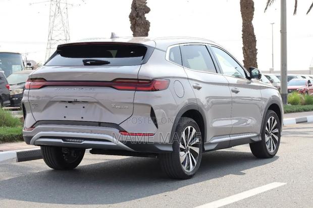 New BYD Song Plus 2024 Silver