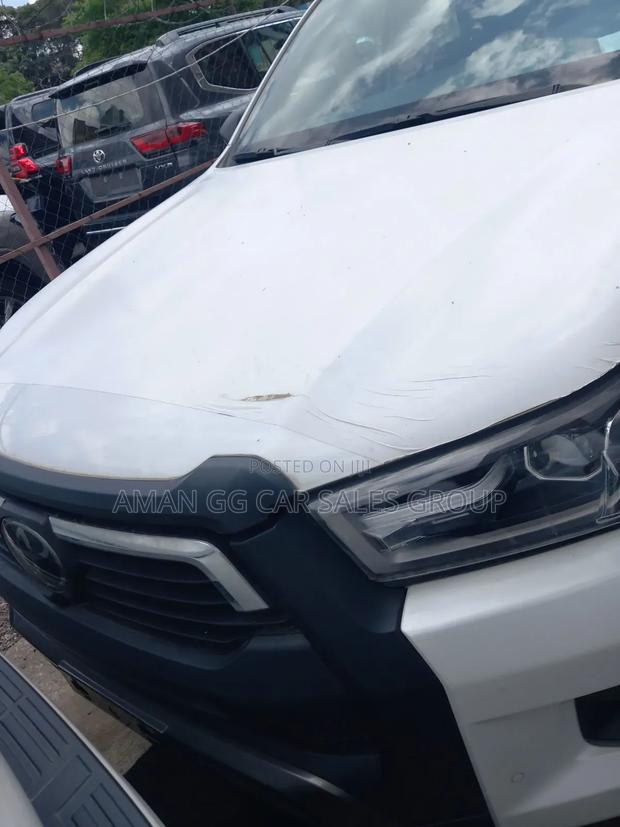 New Toyota Hilux 2024 White