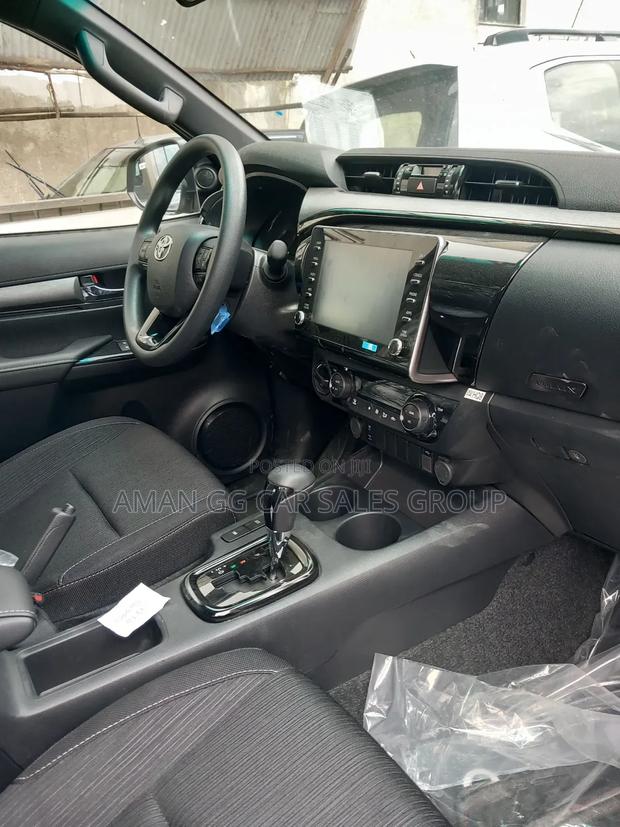 New Toyota Hilux 2024 White