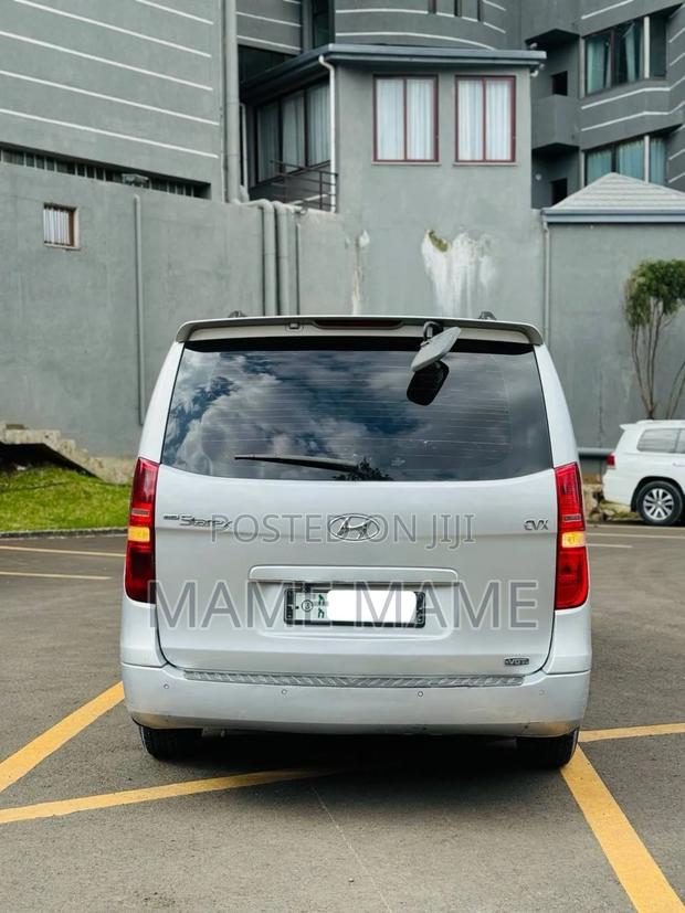 Hyundai Starex 2010 Silver