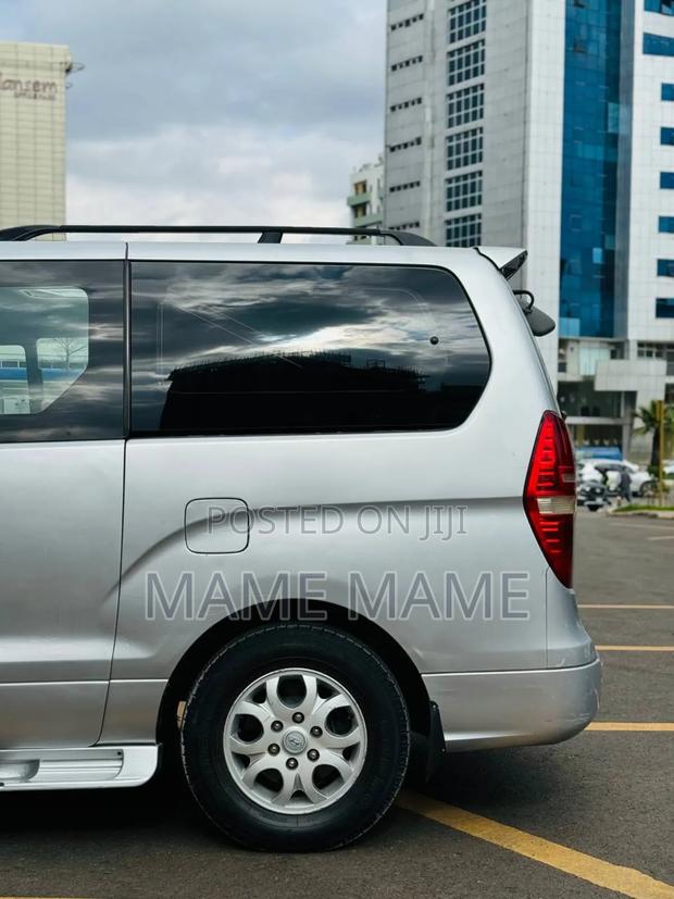 Hyundai Starex 2010 Silver