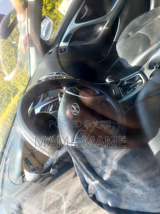 Hyundai Avante 2012 Silver
