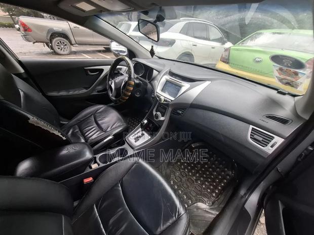 Hyundai Avante 2015 Blue