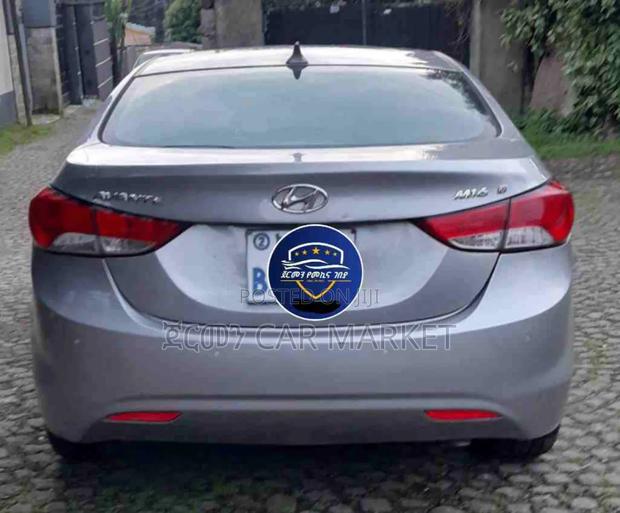 Hyundai Avante 2011 Silver