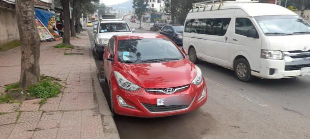 Hyundai Avante 2015 Red