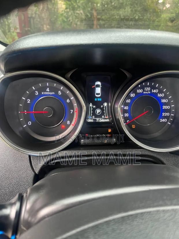 Hyundai Avante 2013 Black