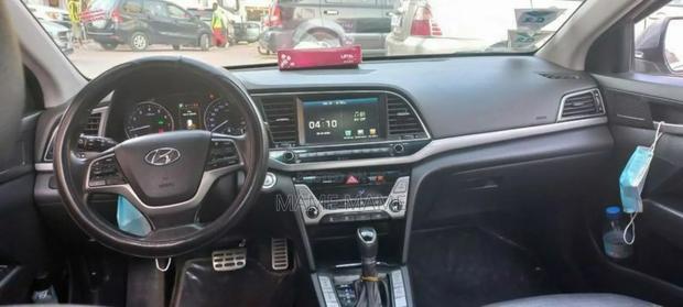 Hyundai Avante 2017 Gray