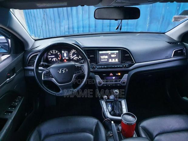 Hyundai Avante 2017 Black