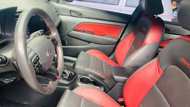 Hyundai Avante 2016 Blue