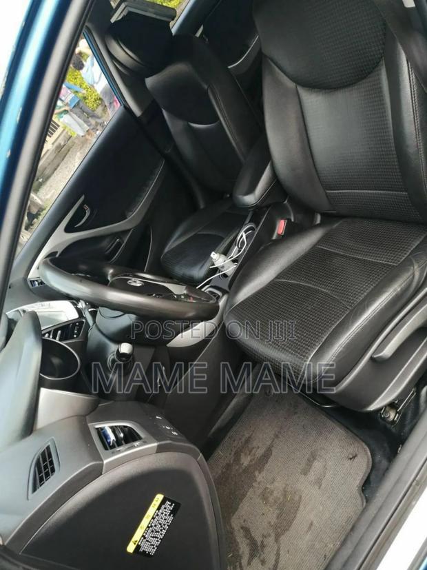 Hyundai Avante 2015 Blue