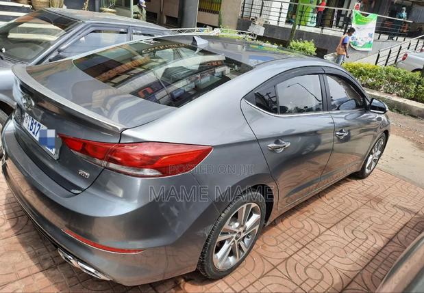 Hyundai Avante 2017 Gray