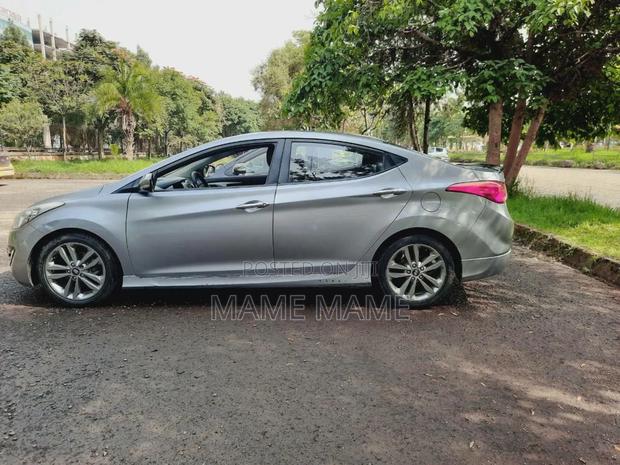 Hyundai Avante 2011 Gray