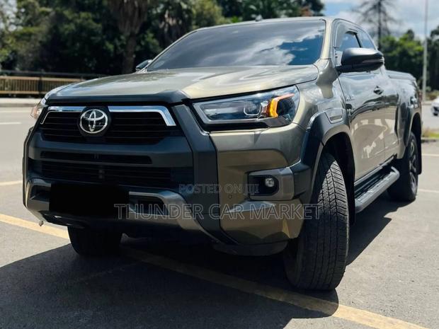 Toyota Hilux 2021 Gray