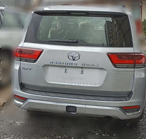 New Toyota Land Cruiser 2024 Silver
