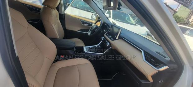 New Toyota RAV4 2021 White