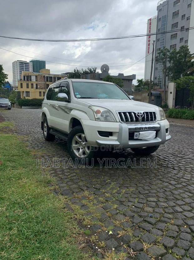Toyota Land Cruiser Prado 2004 White