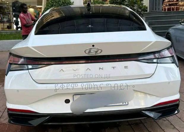 Hyundai Avante 2021 White