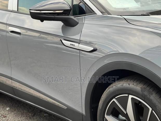 Volkswagen ID.4 2024 Gray