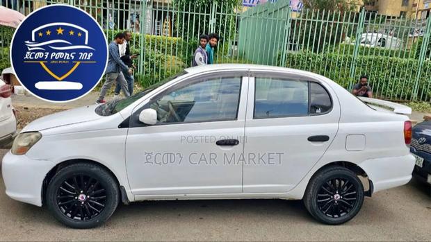 Toyota Platz 1.0 FWD 2003 Ivory