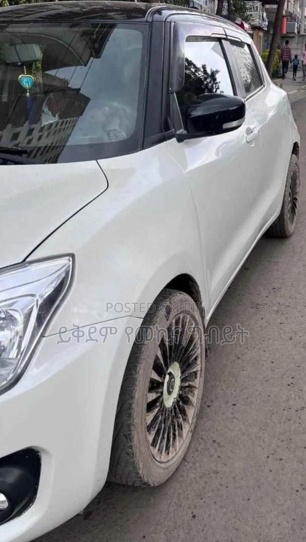Suzuki Swift 2021 White
