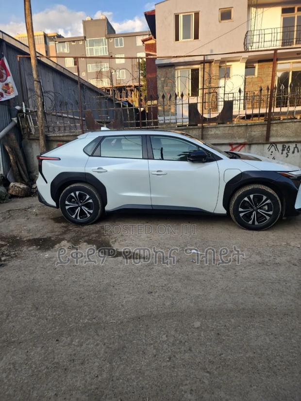 Toyota bZ4X 2023 White