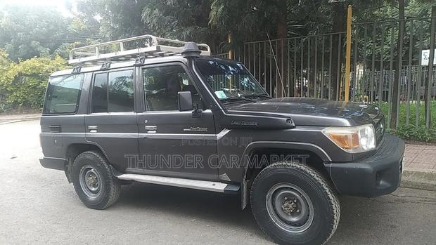 Toyota Land Cruiser 2016 Black
