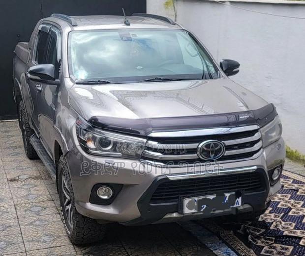 Toyota Hilux 2018 Gray
