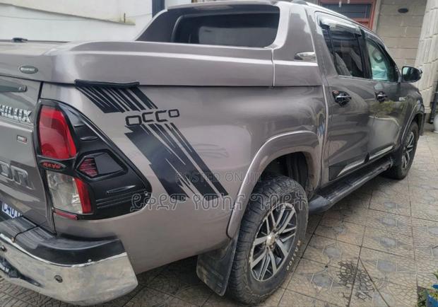 Toyota Hilux 2018 Gray