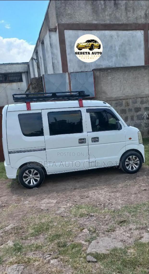 Suzuki Every Wagon 2012 White