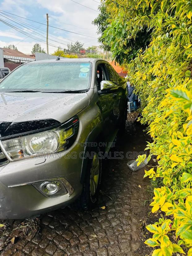 Toyota Hilux 2017 Gray