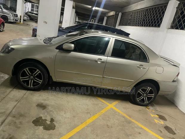 Toyota Corolla 2005 Gold