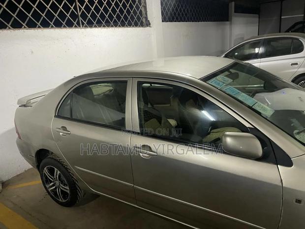 Toyota Corolla 2005 Gold