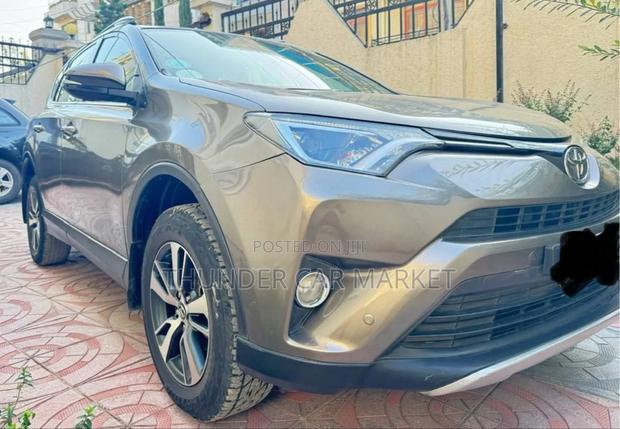 Toyota RAV4 2016 Green