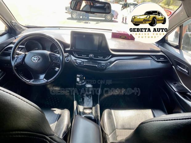 Toyota C-HR 2017 Silver