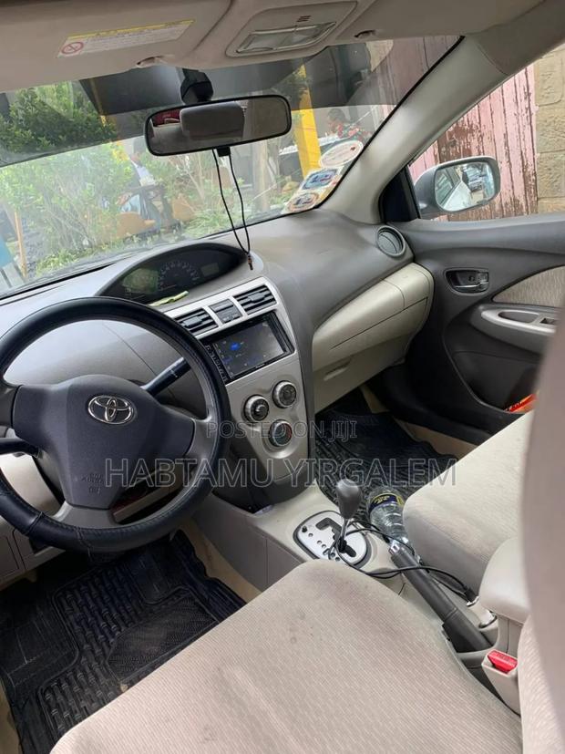 Toyota Yaris 2012 Ivory