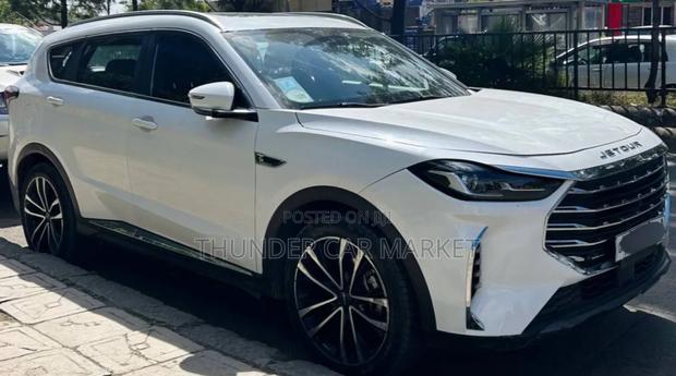 Jetour X70 Plus 2022 White