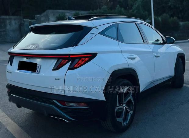 Hyundai Tucson 2022 White