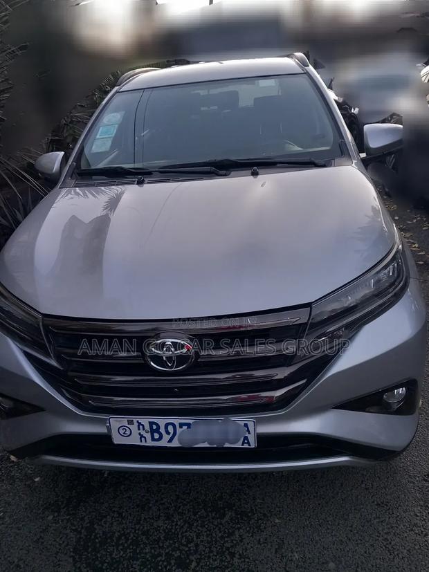 Toyota Rush 2021 Silver