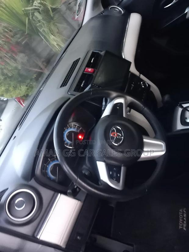 Toyota Rush 2021 Silver