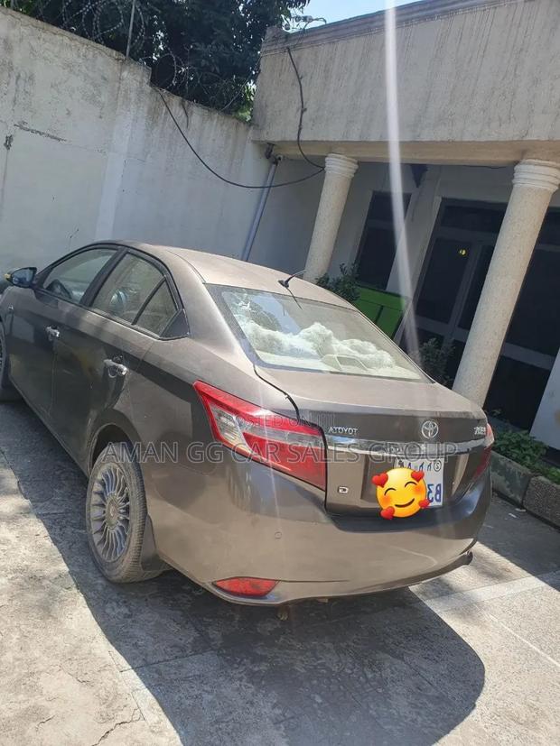 Toyota Yaris 2014 Gray
