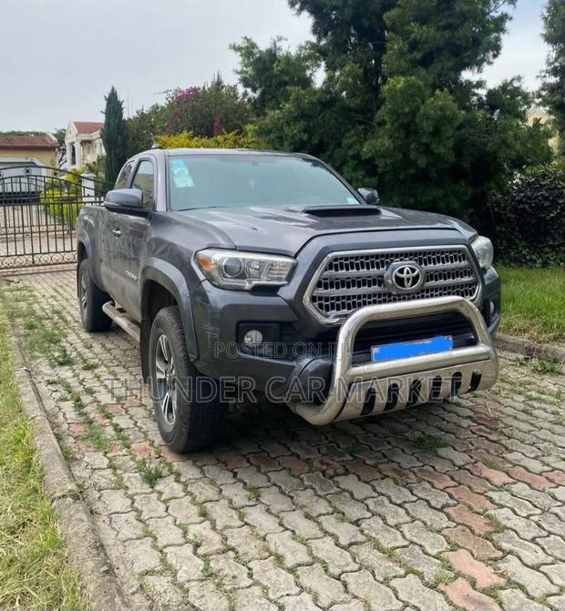 Toyota Tacoma 4dr Double Cab 2016 Gray