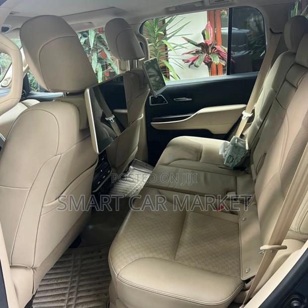 Toyota Land Cruiser 2023 Gray