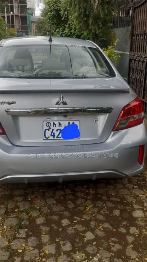Mitsubishi Attrage 2022 Silver