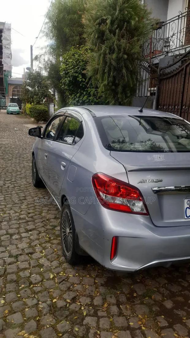Mitsubishi Attrage 2022 Silver