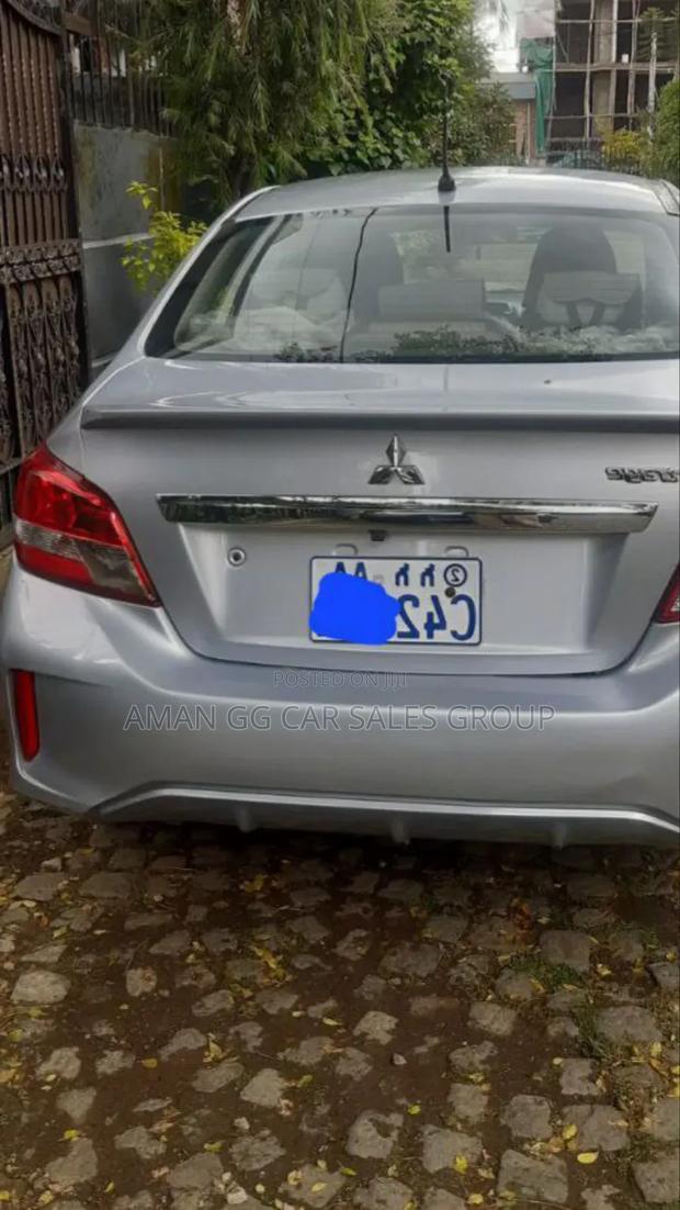Mitsubishi Attrage 2022 Silver