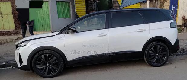 Peugeot 5008 2022 White
