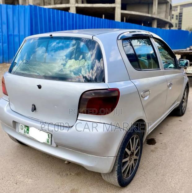 Toyota Vitz 2001