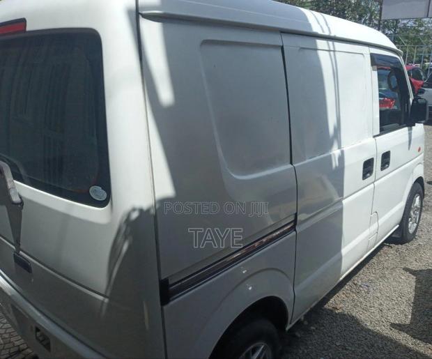 Suzuki Every Wagon 2012 White